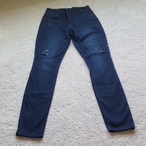 CAbi Jeans - CAbi curvy skinny jean size 8 CAbi Jeans - CAbi curvy skinny jean size 8